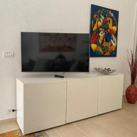 El Jardin דירה